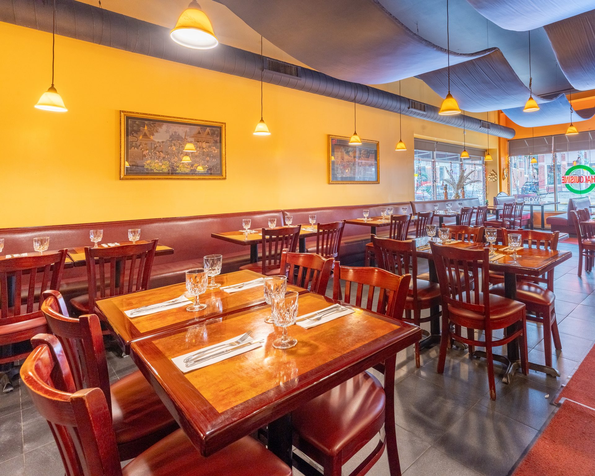 Comfortable Dining Experience
